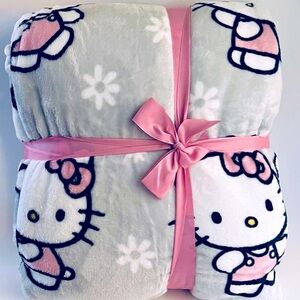 🌸🎀 Hello Kitty Blossom Blanket